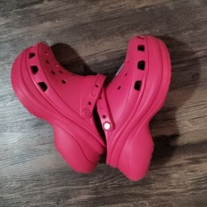 NEW CROCS Bae Platform Clogs Dragon Fruit